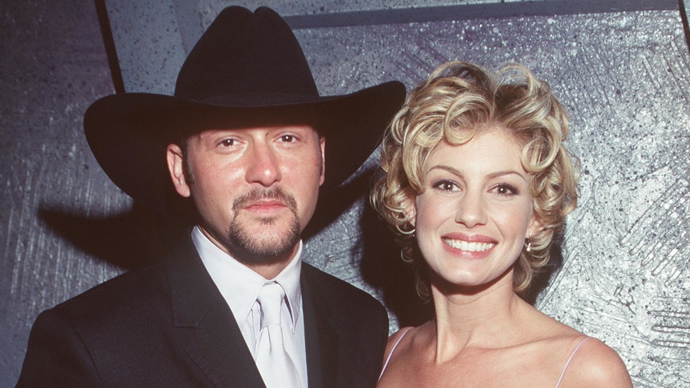 Tim McGraw and Faith Hill posing at the Grammy Awards