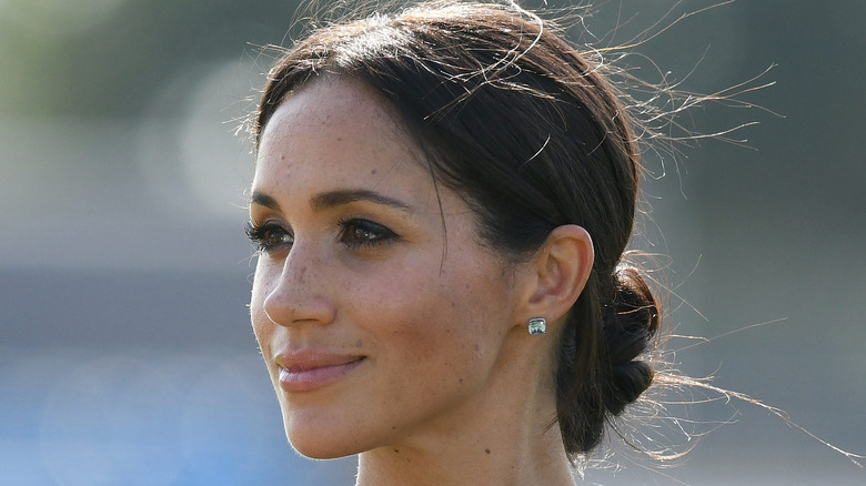 Meghan Markle messy hair