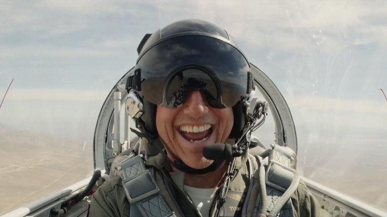 Tom Cruise pilots a plane 