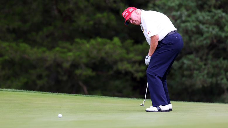 Donald Trump putt shot