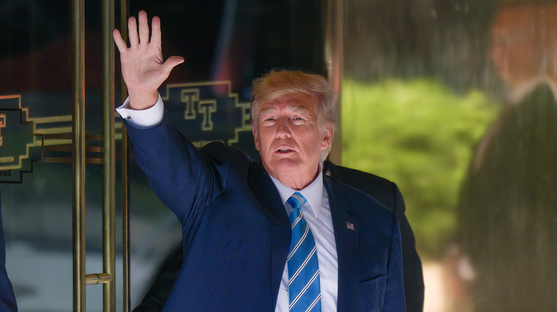 Donald Trump waving