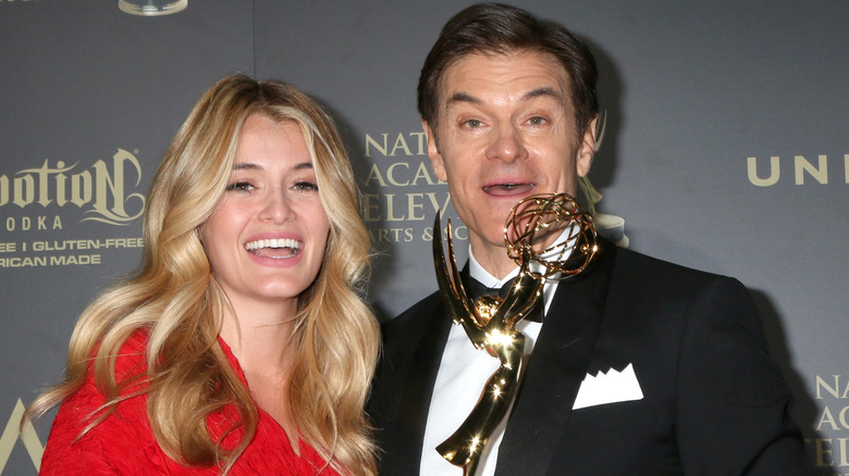 Daphne Oz and Dr. Mehmet Oz award