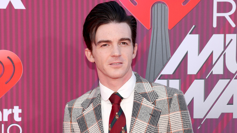 Drake Bell, smirking