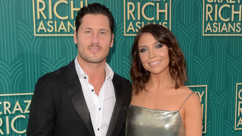 Val Chmerkovskiy, Jenna Johnson smiling