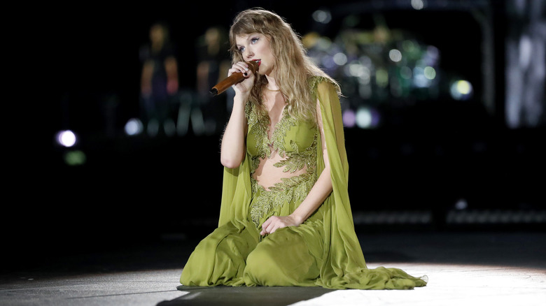 Taylor Swift in a green dress