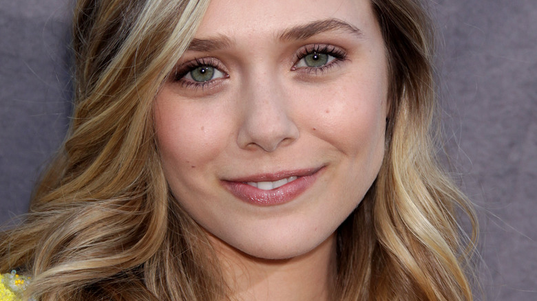 Elisabeth Olsen smling