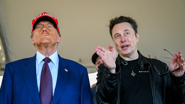 Elon Musk speaking to Donald Trump at SpaceX Starship lauch