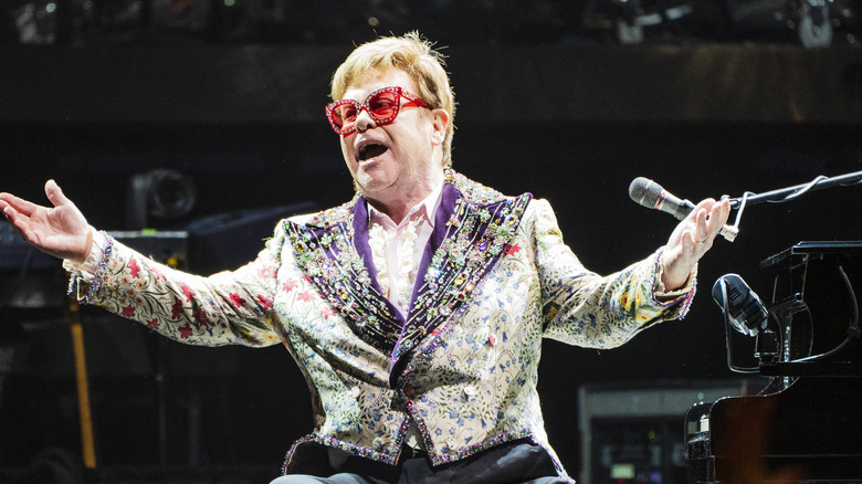 Elton John performs farwell tour 