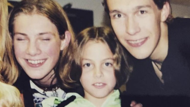 Riley Keough with Hanson