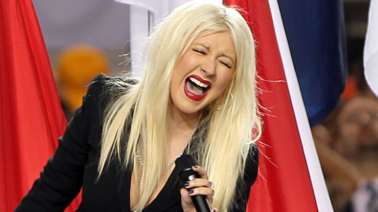 Christina Aguilera singing 