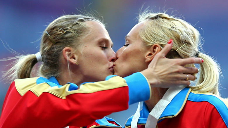 Ksenia Ryzhova and Yulia Gushchina