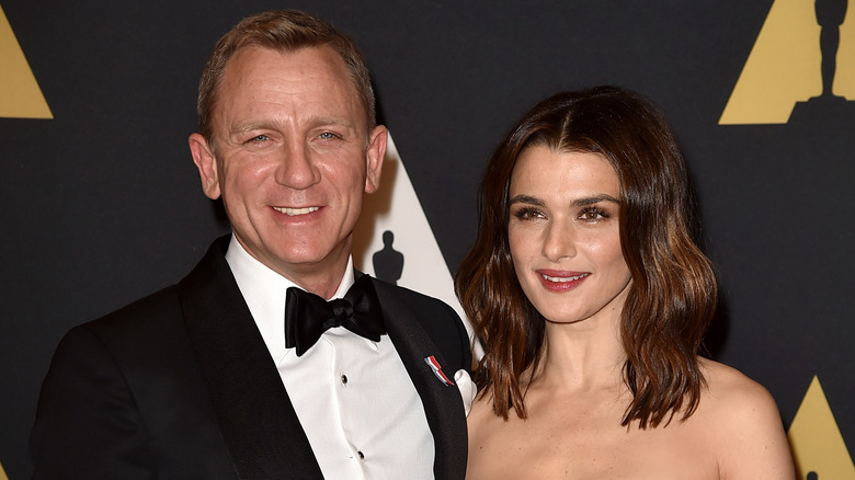 Daniel Craig and Rachel Weisz posing