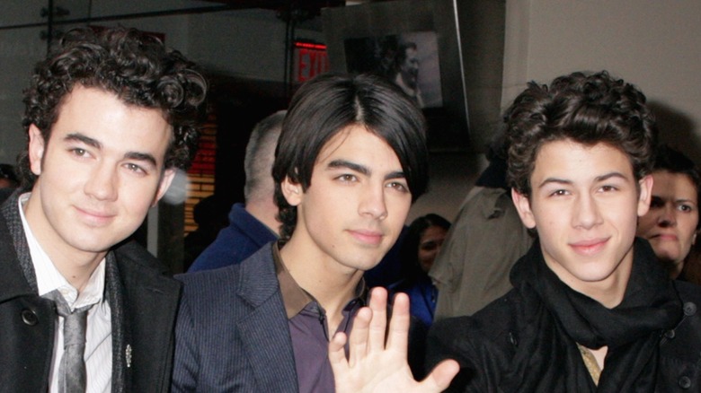 The Jonas Brothers posing