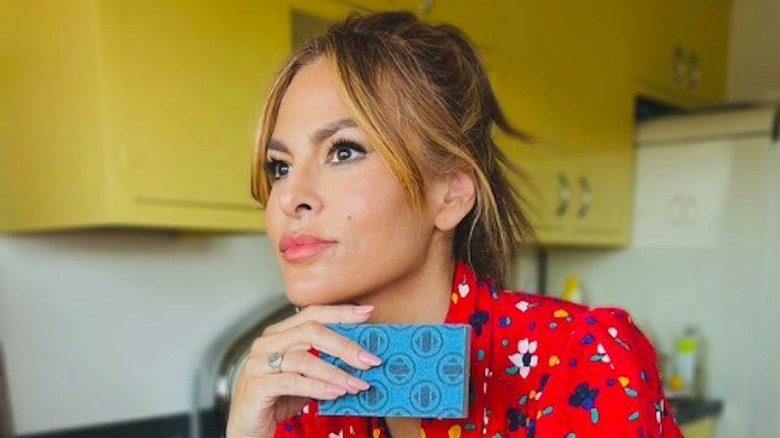 Eva Mendes with Skura sponge