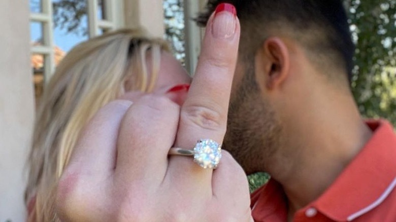 Britney Spears showing off her engagement ring