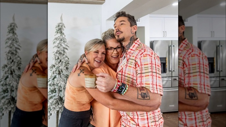 David Bromstad with his older siblings 