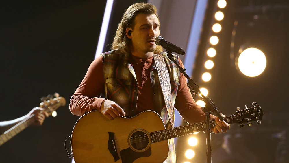 Morgan Wallen performing