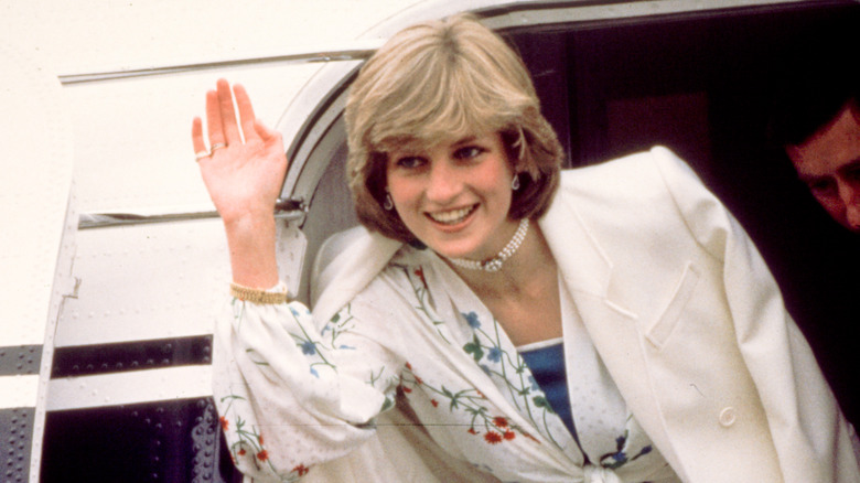 Princess Diana wave