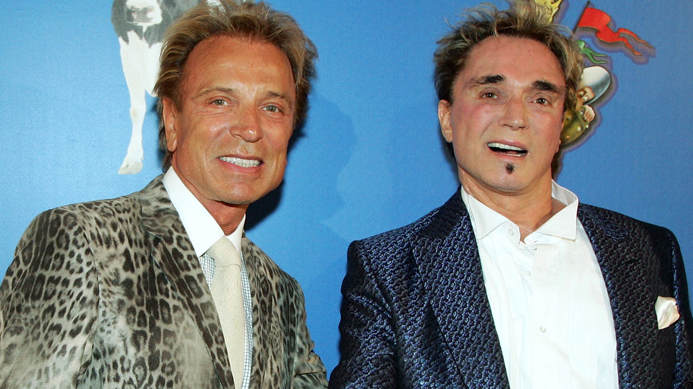 Siegfried Fischbacher and Roy Horn posing together