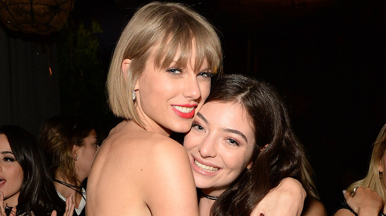 Taylor Swift and Lorde pose together