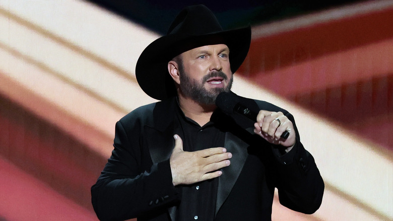 Garth Brooks talking