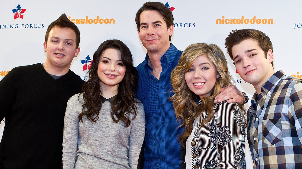 Noah Munck, Miranda Cosgrove, Jerry Trainor, Jennette McCurdy, and Nathan Kress