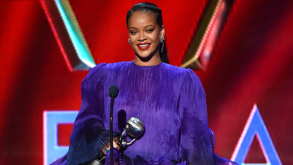 Rihanna accepting award