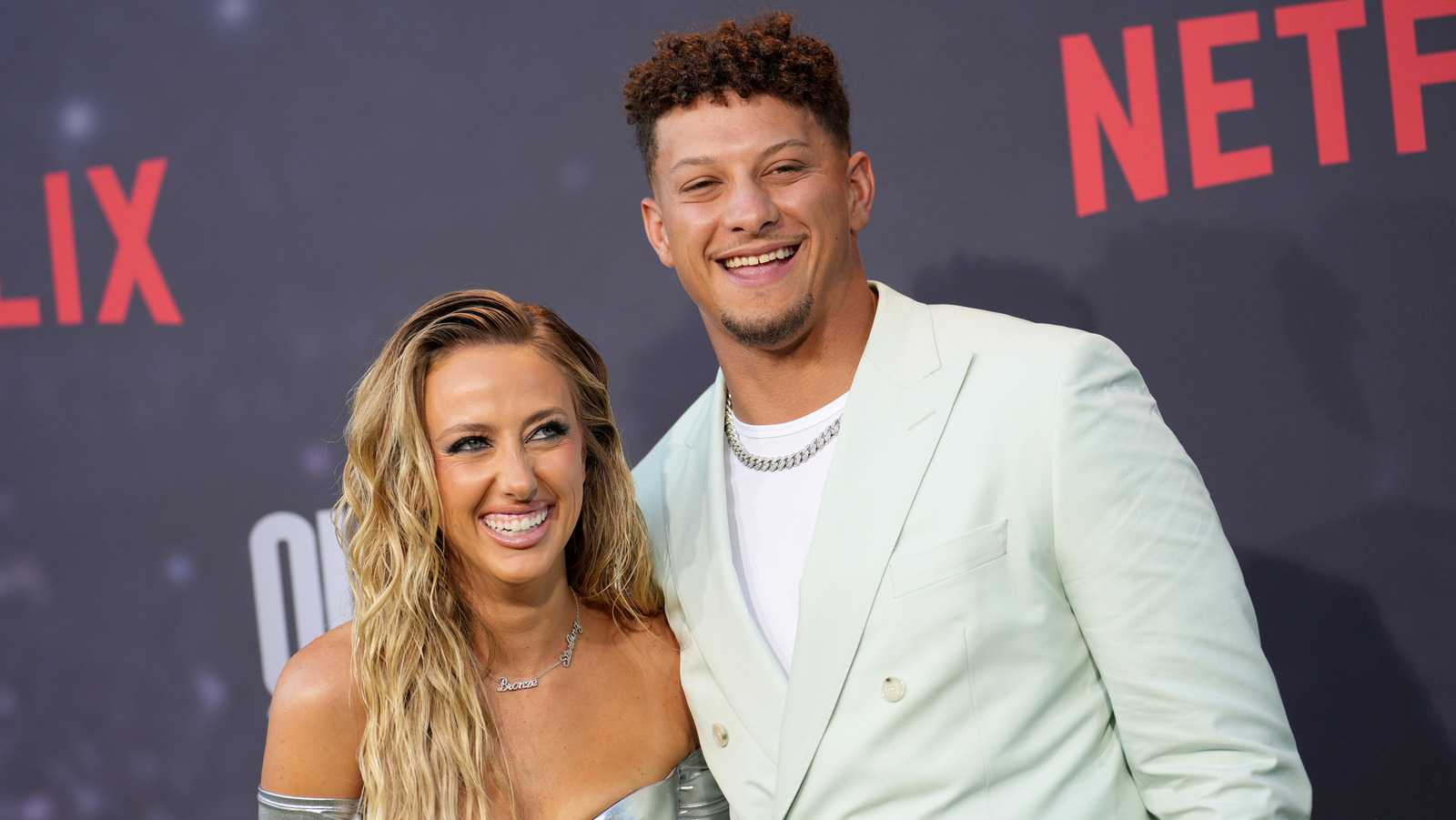 Fans Are Losing It Over The Mahomes' New Holiday Picture