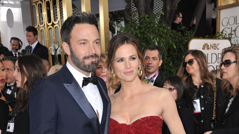 Jennifer Garner and Ben Affleck posing 