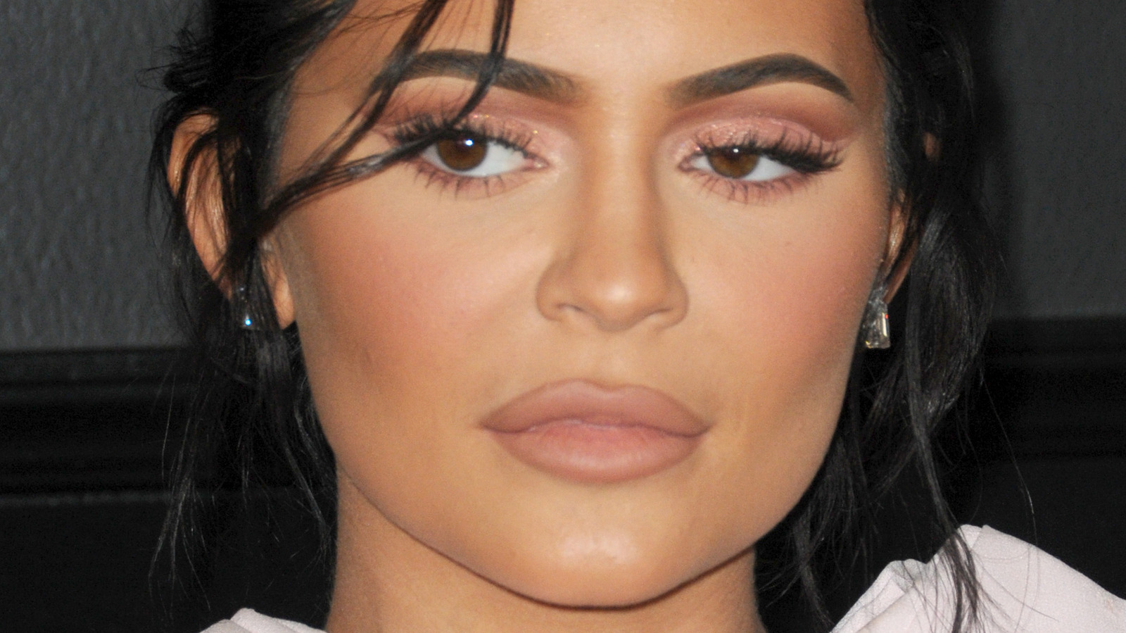 Kylie Jenner is praised for revealing postpartum tummy