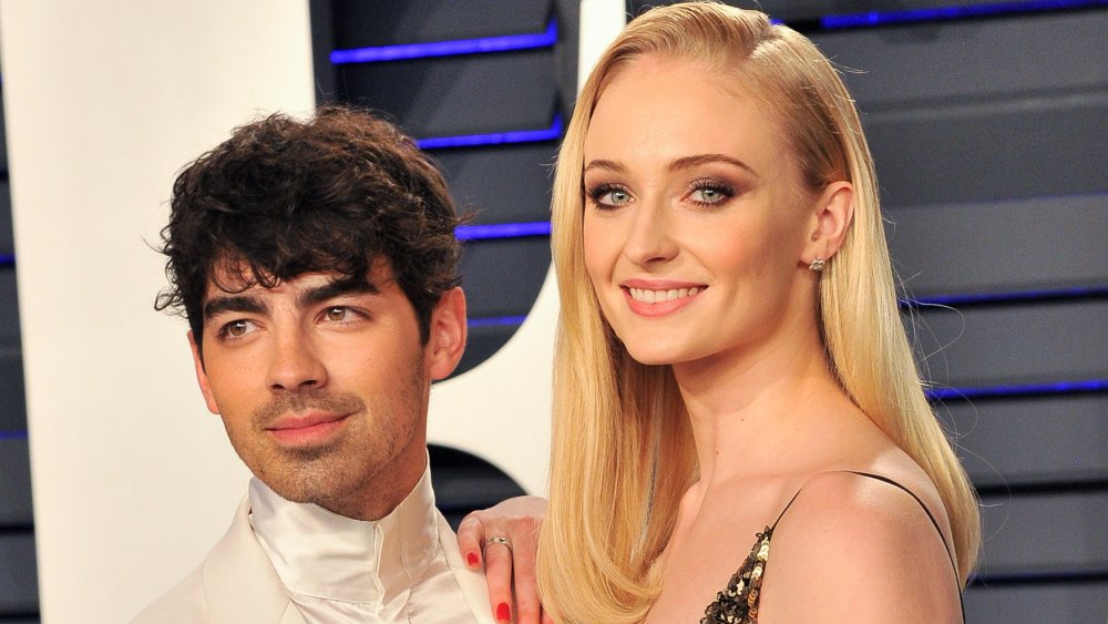 Fans Think Joe Jonas New Neck Tattoo Is Sophie Turners Face Heres What An Expert Reveals 4098