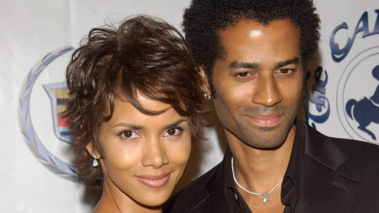 Halle Berry and ex husband Eric Benet, posing