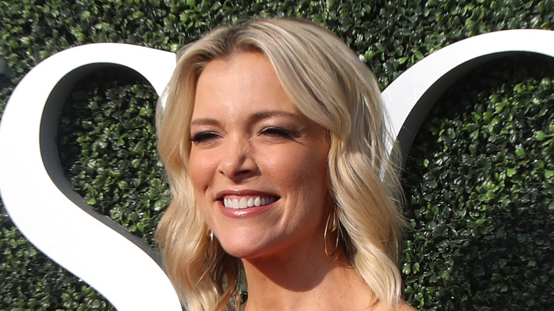 Megyn Kelly on the blue carpet before US Open 2017