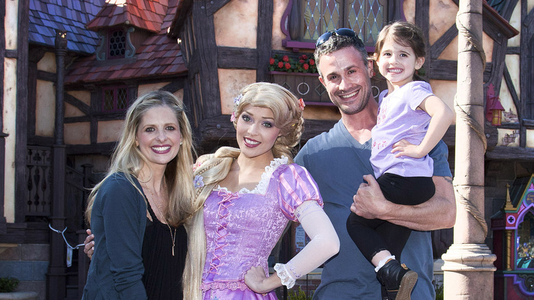 Freddie Prinze Jr. and Sarah Michelle Gellar with daughter Charlotte and Rapunzel