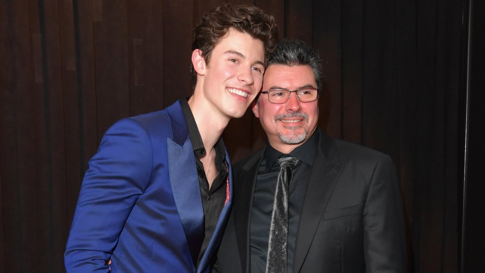 Shawn Mendes and his father, Manny, at the 2019 Grammys