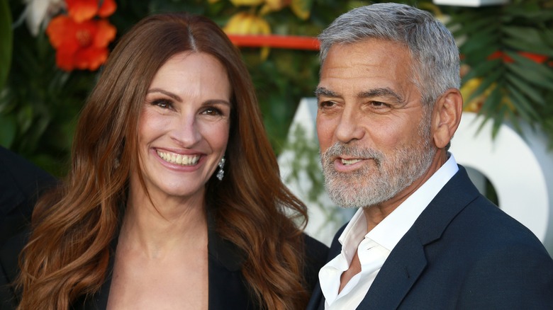 Julia Roberts and George Clooney smiling