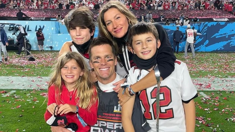 Gisele Bündchen with her family on Instagram