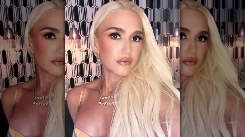 Gwen Stefani poses for a full-glam selfie