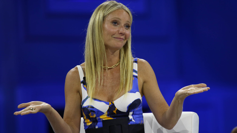 Gwyneth Paltrow shrugging