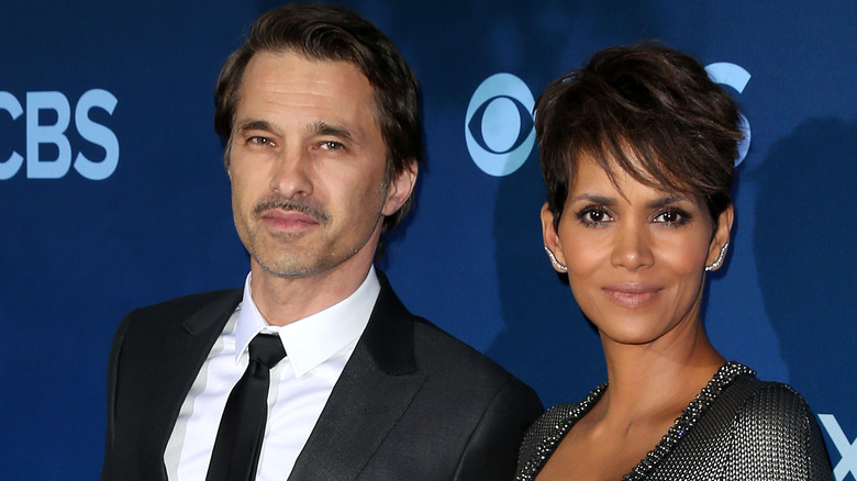 Olivier Martinez moustache Halle Berry smiling