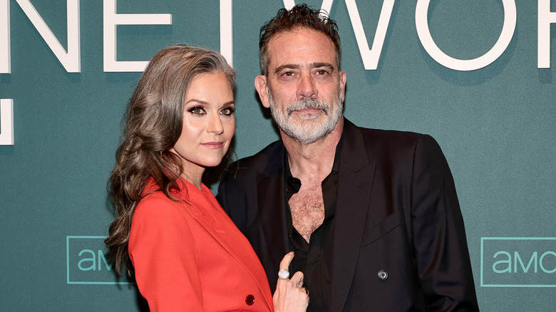 Hilarie Burton posing with Jeffrey Dean Morgan