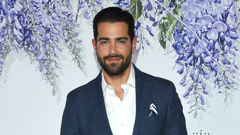 Jesse Metcalfe posing at a Hallmark event