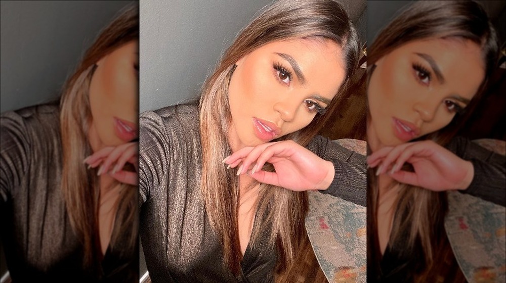 Fernanda shows off her makeup in a selfie