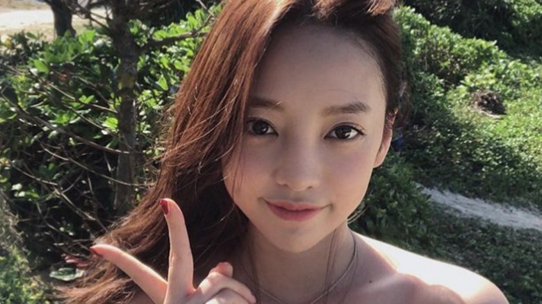 Goo Hara posing 