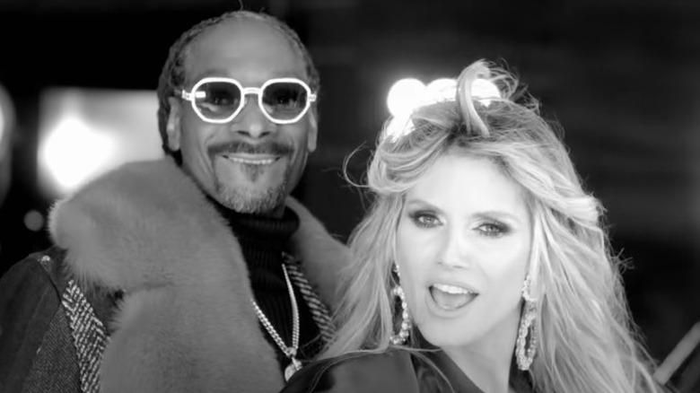 snoop dogg and heidi klum in their new video 