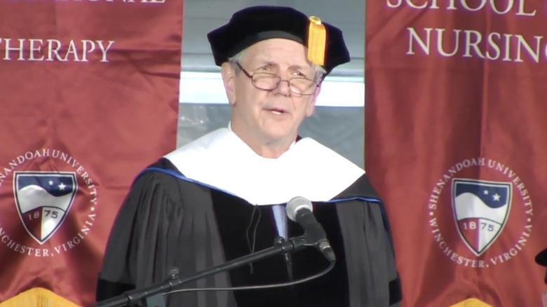 Charles Gibson gives a Shenandoah University commencement speech