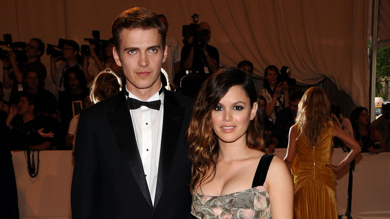 Hayden Christensen, Rachel Bilson posing