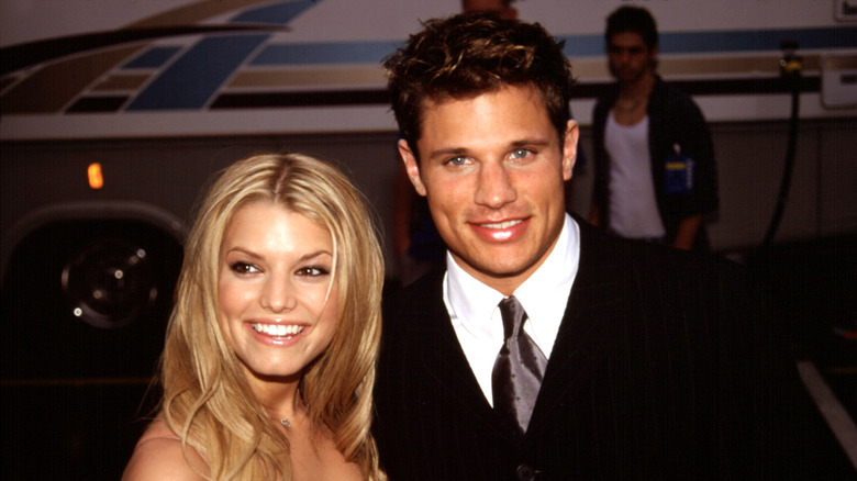 Jessica Simpson and Nick Lachey smiling