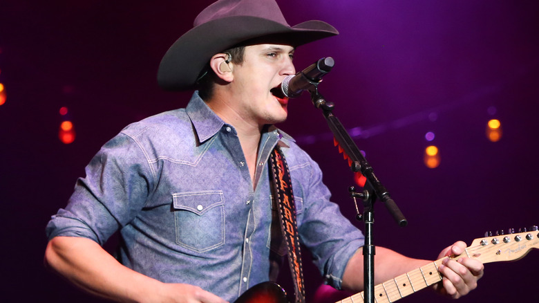 Jon Pardi smiling