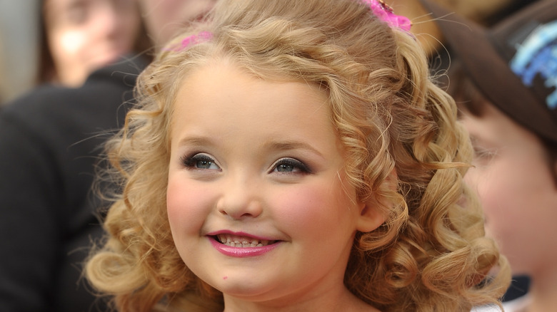 Honey Boo Boo smiling at an event